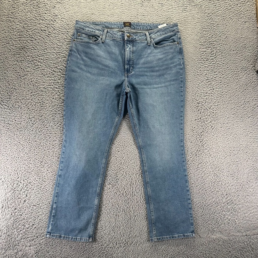 Lee Jeans Women's 18 Blue Cotton Denim Straight Curvy Travel Workwear Stretch